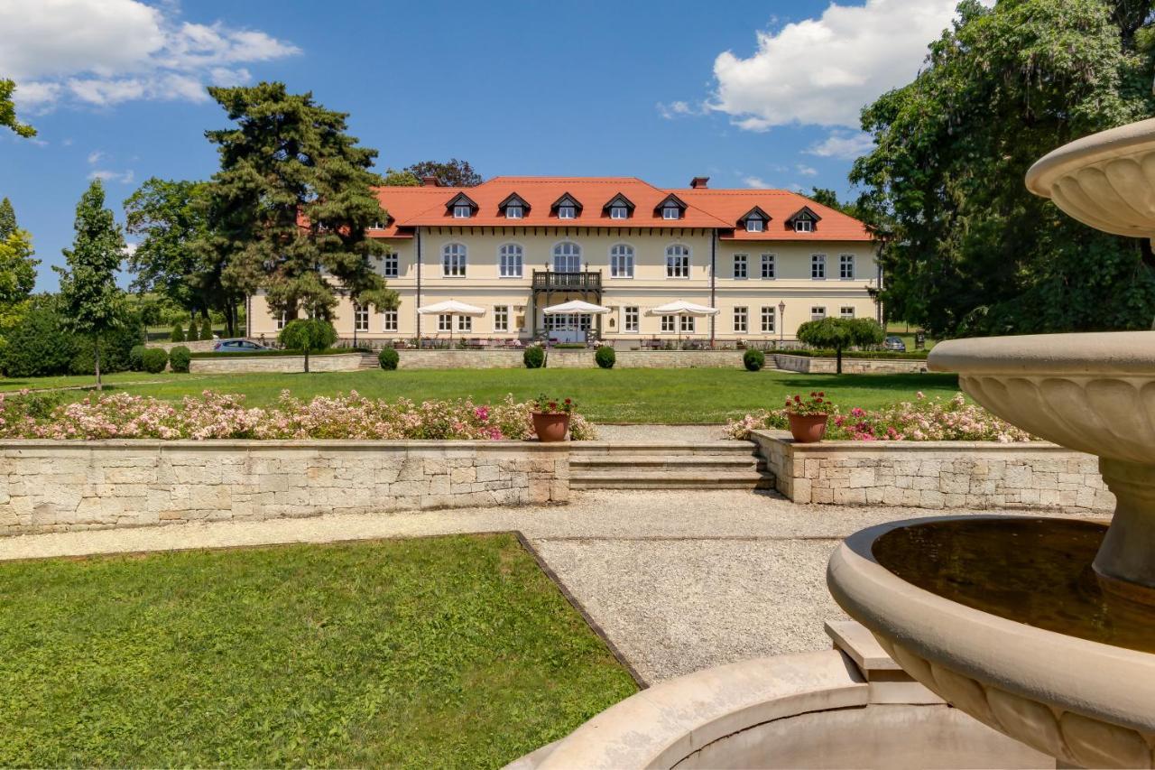 Castle Hotel Grof Degenfeld Superior Tarcal Exterior photo