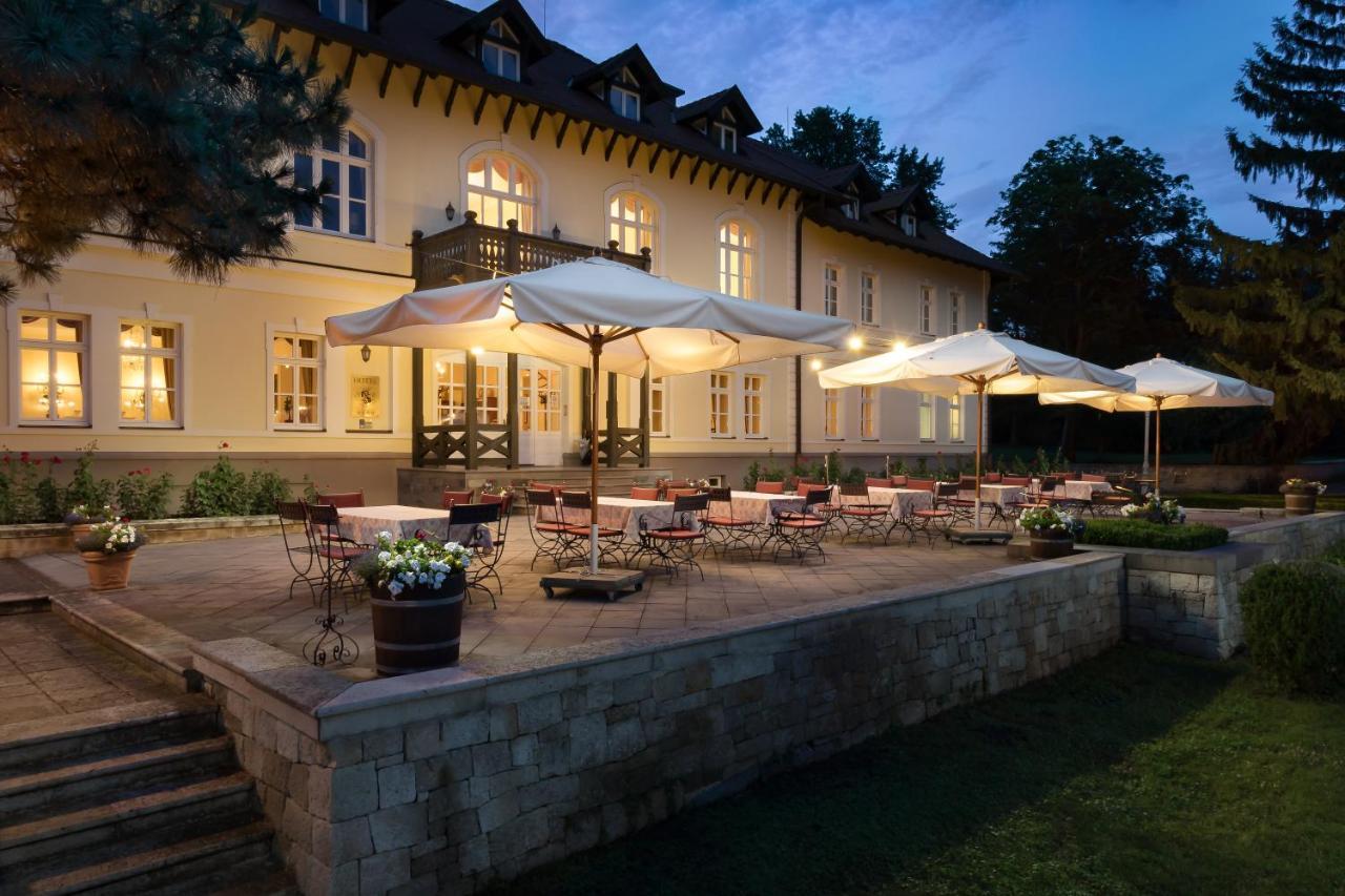 Castle Hotel Grof Degenfeld Superior Tarcal Exterior photo