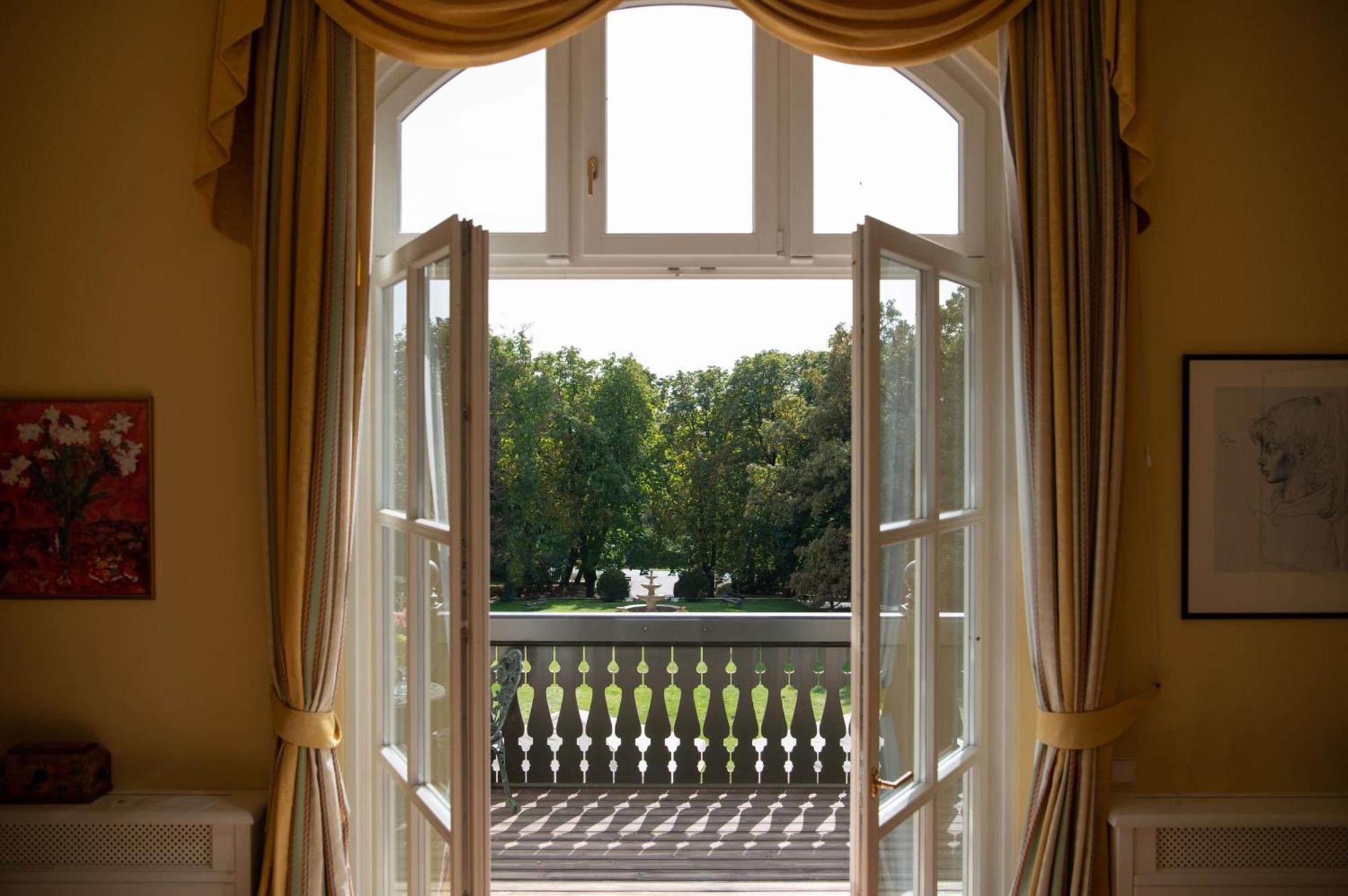 Castle Hotel Grof Degenfeld Superior Tarcal Exterior photo